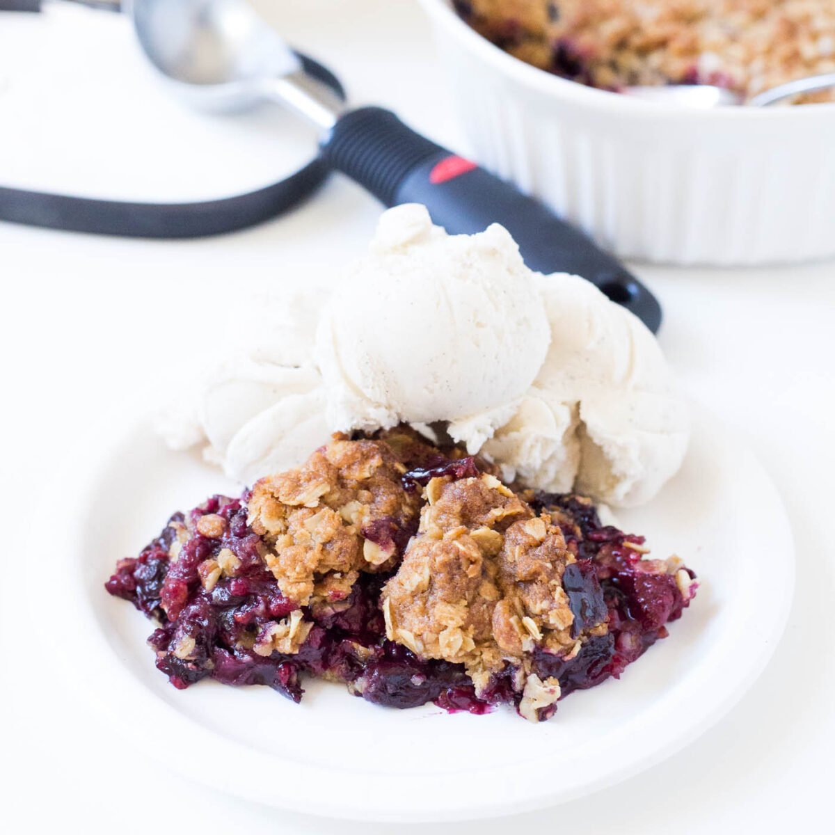 The Ultimate Mixed Berry Crumble: Tips for Perfect Texture & Flavor